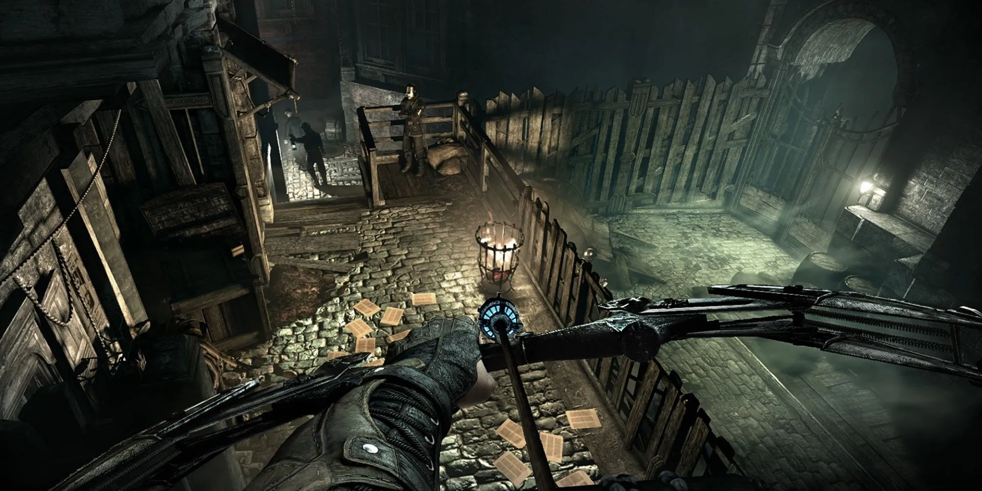 Garrett, bậc thầy đạo chích, giương cung nhắm bắn trong game Thief