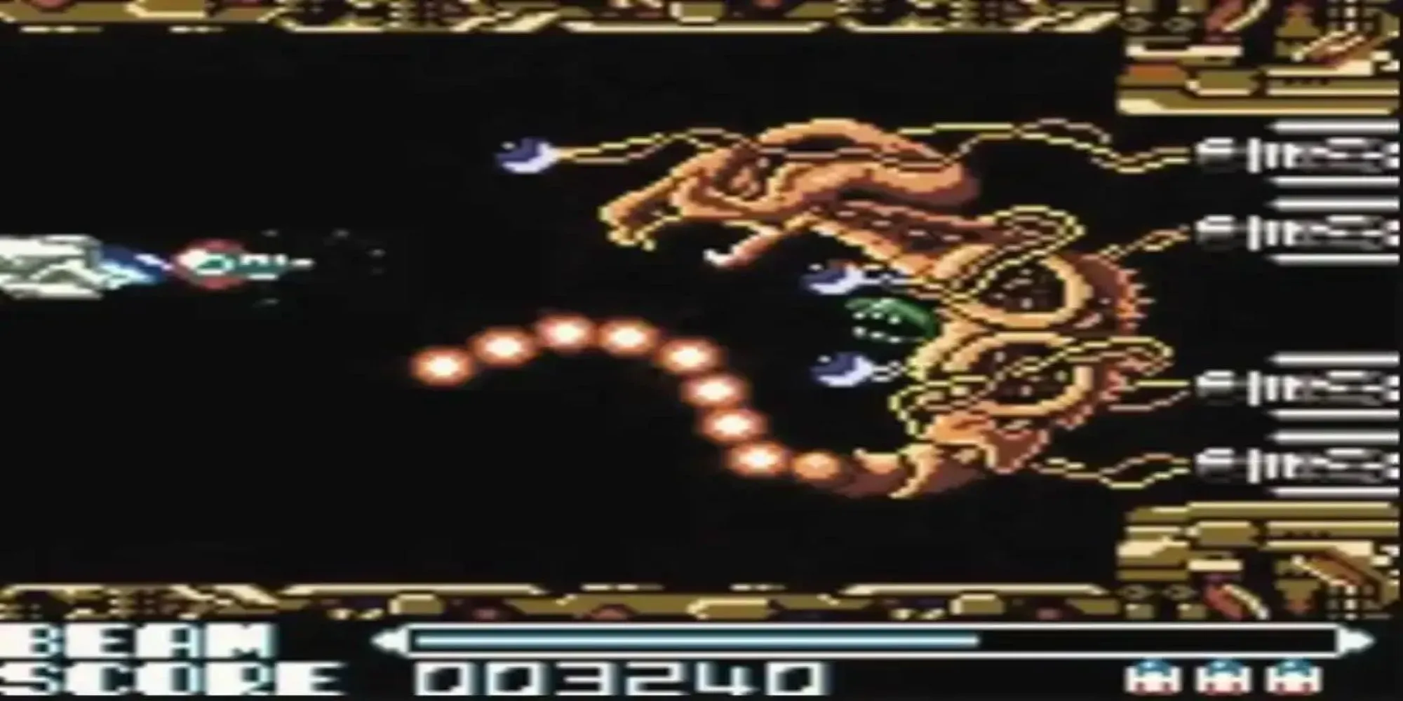 Một cảnh chiến đấu trong game R-Type DX trên Game Boy Color với phi thuyền của người chơi và kẻ thù