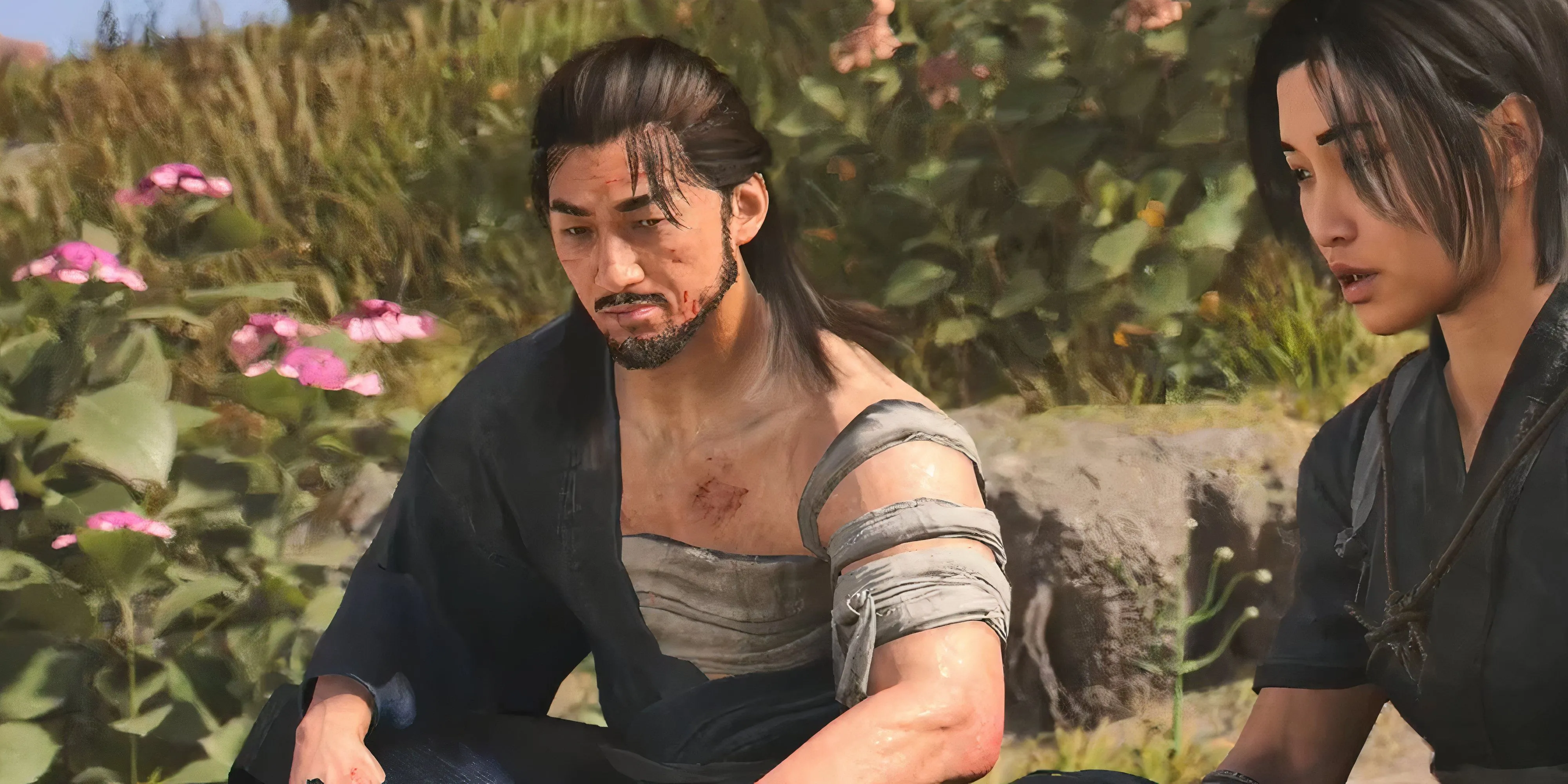 Naoe chăm sóc Koshiro bị thương trong Assassin's Creed Shadows - cảnh lãng mạn