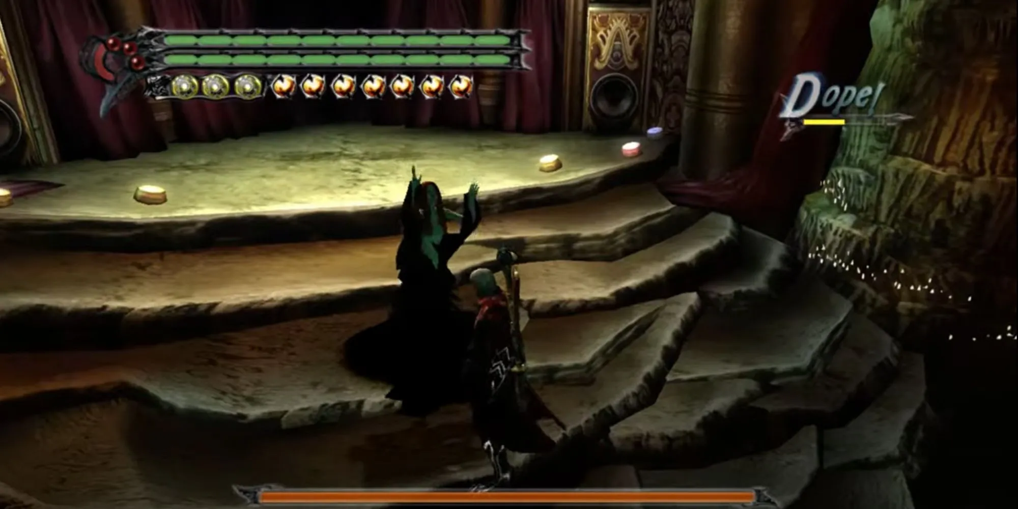 Nevan trong Devil May Cry 3, một nữ quỷ quyến rũ với mái tóc đen dài và đôi cánh dơi, đang tạo dáng khiêu gợi.