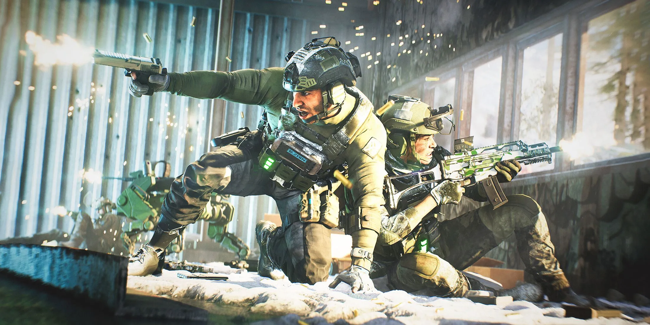 Battlefield 2042 hai đặc nhiệm bị kẹt trong nhà gần cửa sổ đang bắn, hình ảnh quảng bá