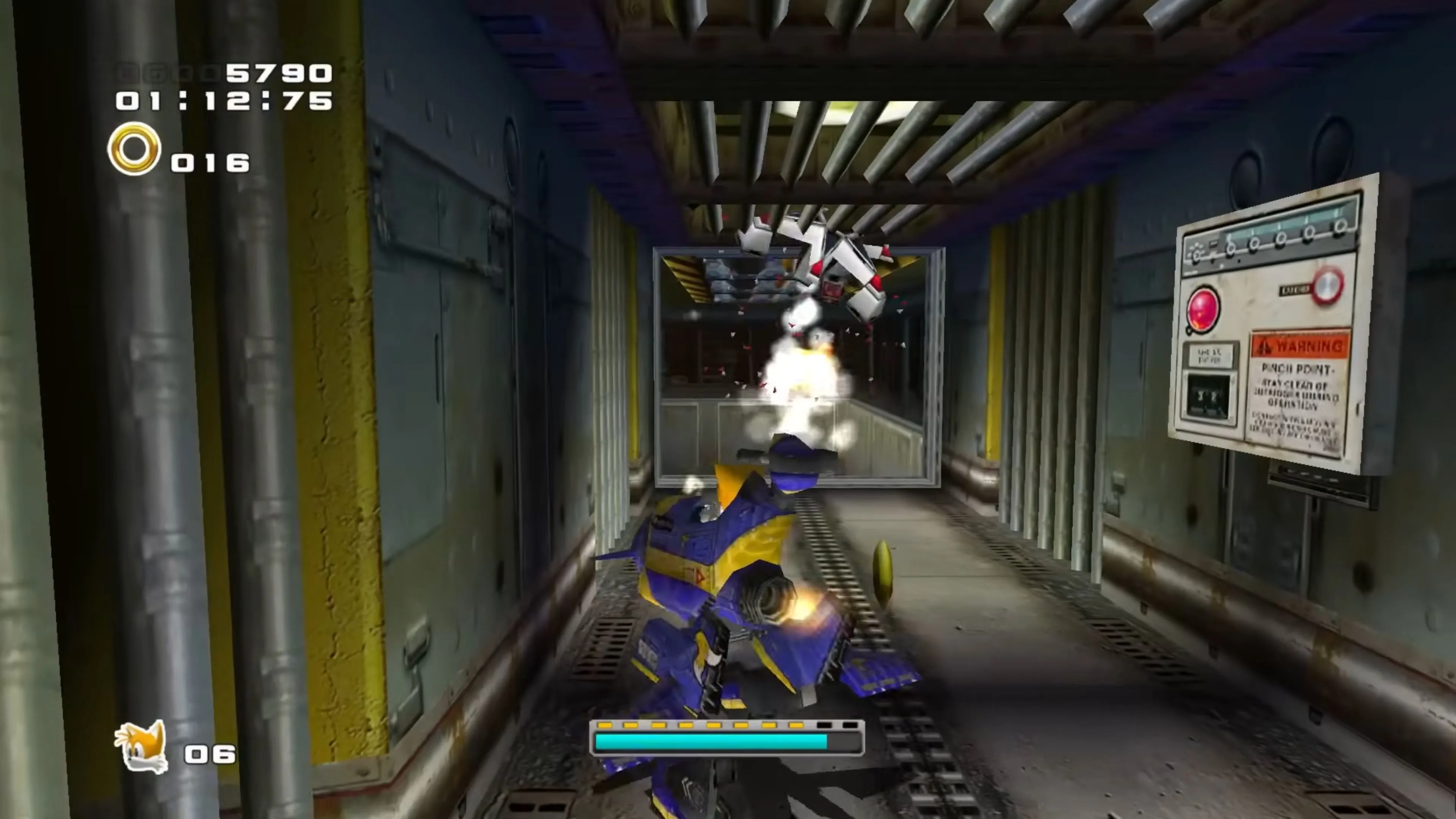 Sonic trượt ván trên đường phố City Escape trong Sonic Adventure 2