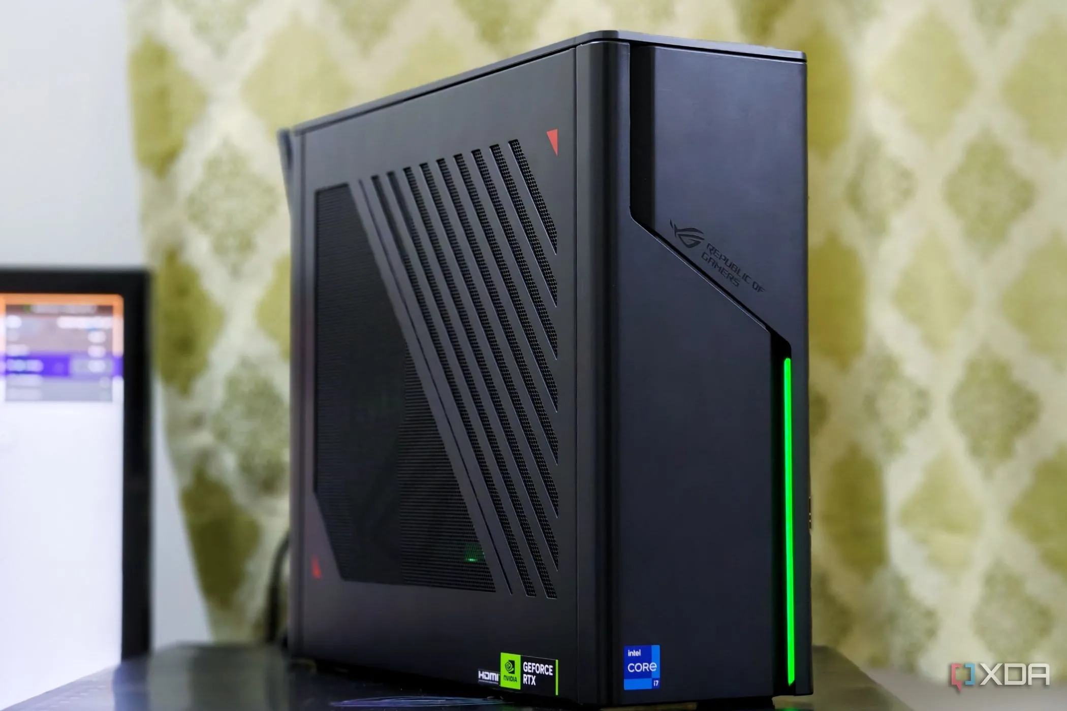 ASUS ROG G22CH – ví dụ PC nhỏ gọn prebuilt hướng tới game thủ
