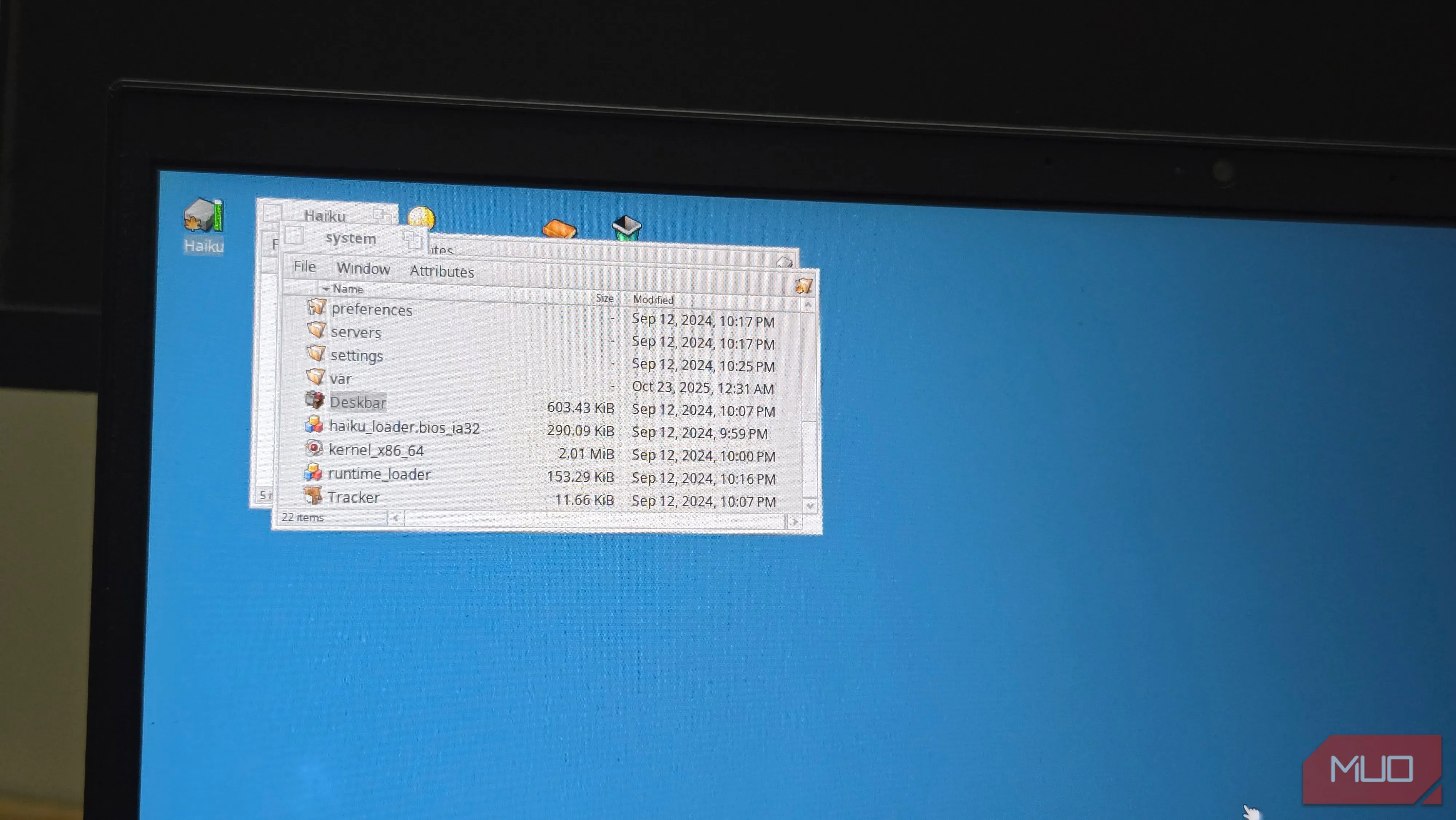 Haiku Deskbar — yếu tố giao diện di sản từ BeOS, cho trải nghiệm khởi động tức thì