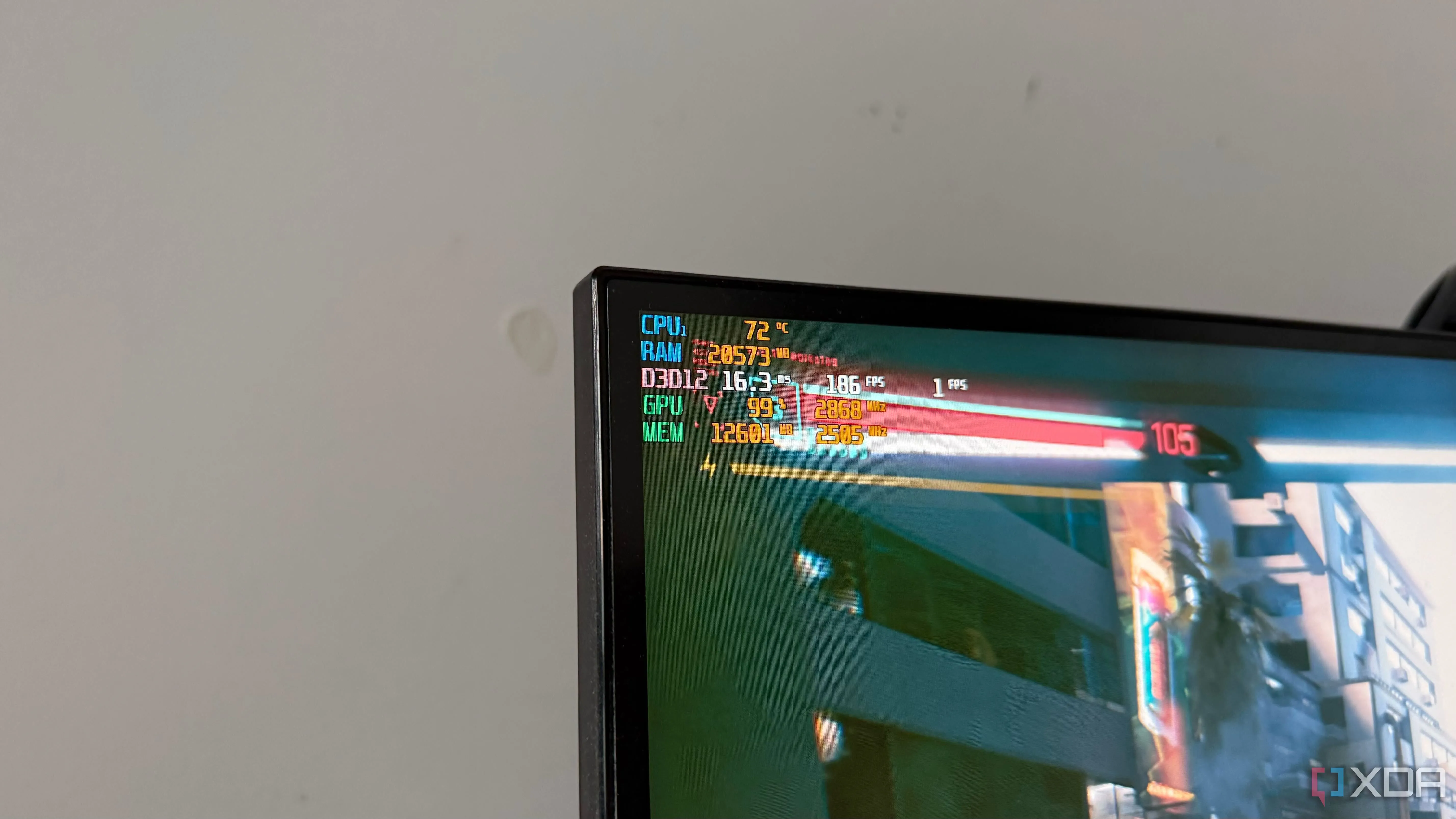 Màn hình hiển thị chỉ số hiệu năng khi chơi Cyberpunk 2077, minh họa tác động của điện áp không ổn định lên hiệu năng ép xung