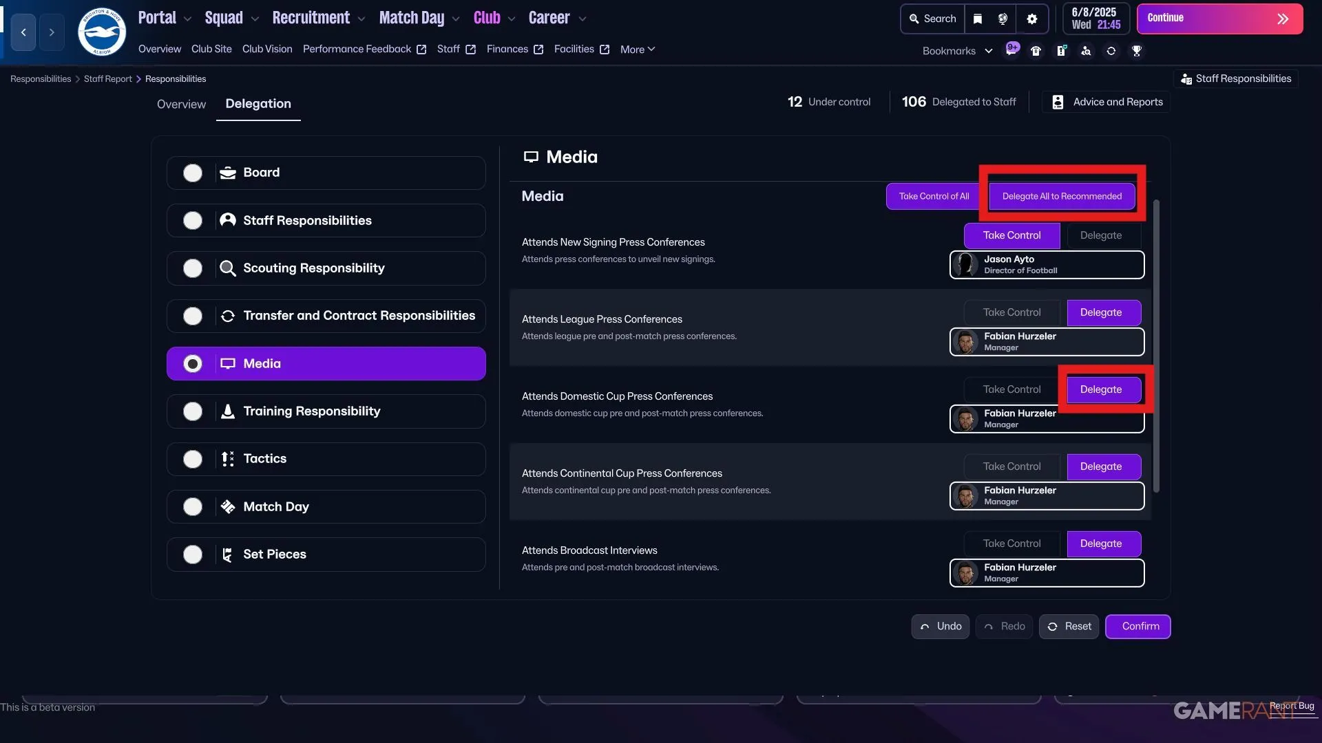 Phân quyền tác vụ truyền thông trong Football Manager 26, minh họa nút Delegate và chọn nhân viên cụ thể
